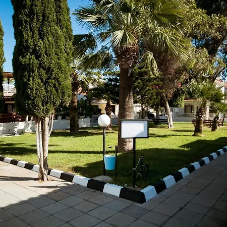 Odissea Beach House Vakantiehuis Larnaca